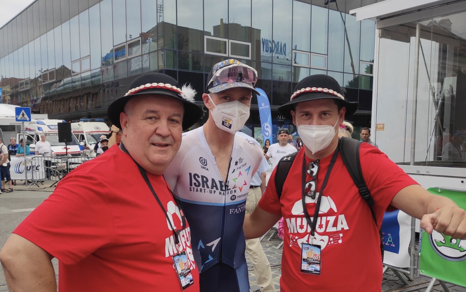 Okolo_SK_21_052